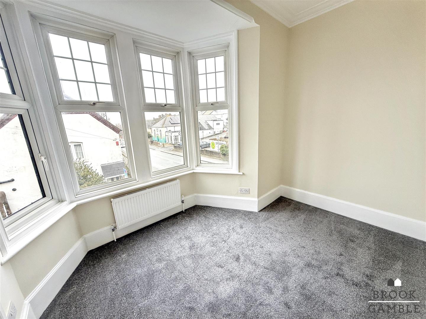4 Bedroom Apartment. 22 Church Street in Eastbourne,  9